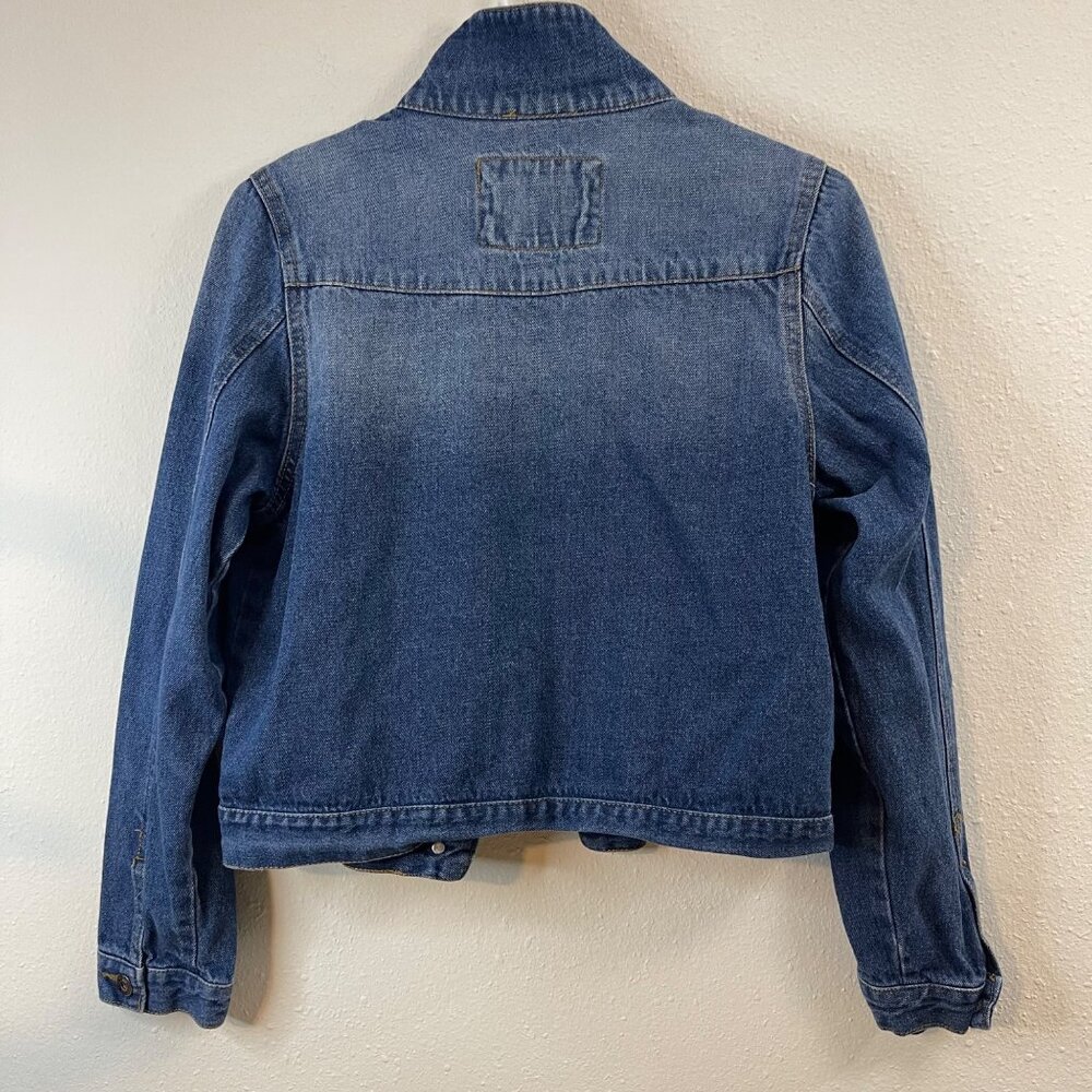The Style Between Us Womens Medium Classic Blue Denim Jacket With Button Front - Picture 3 of 11
